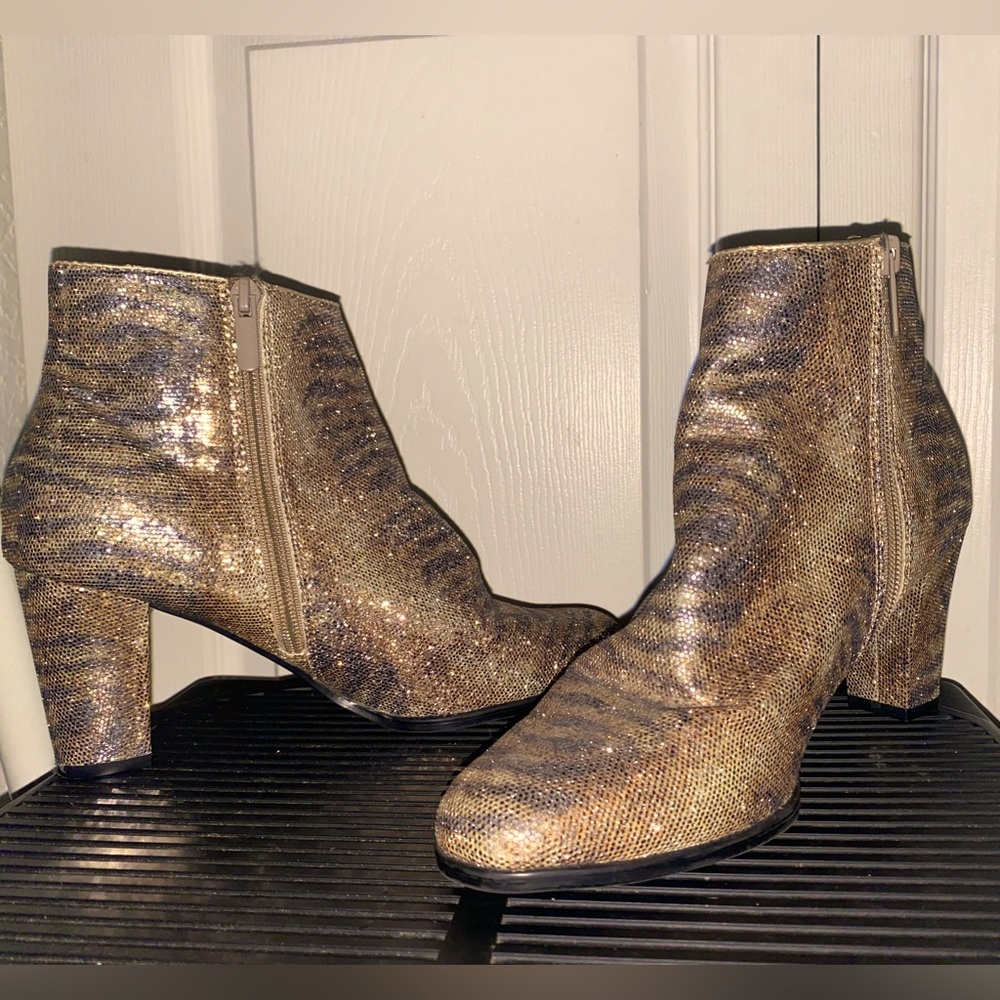Impo metallic tiger striped ankle boots. Size 8.5